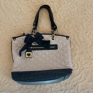 Betsey Johnson Large Heart Quilted Bag (NWOT)
